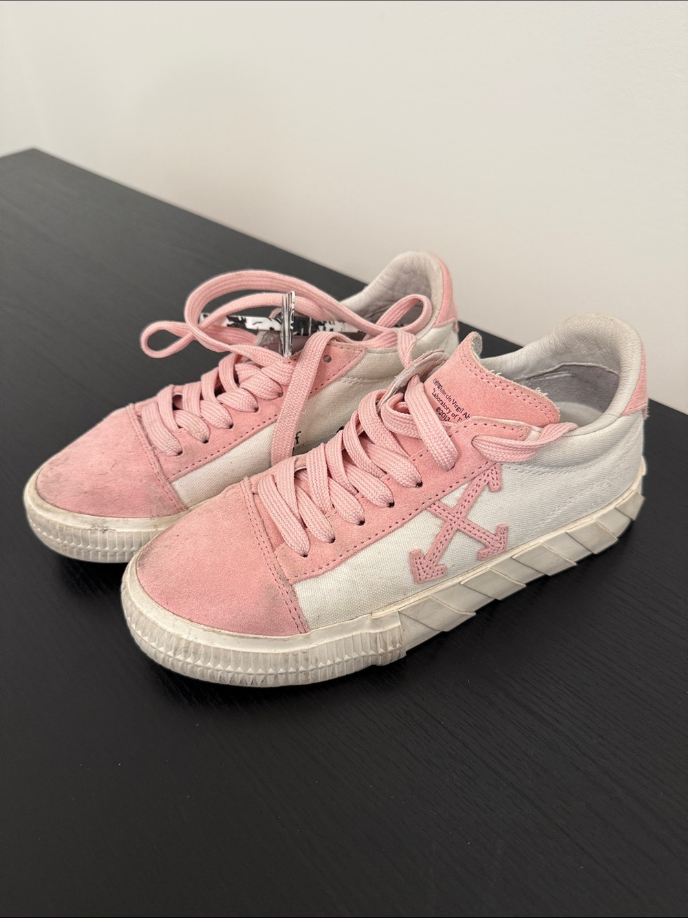 Off-White Pink and White Low-Top Sneakers